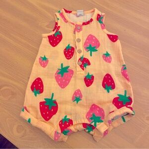 NWOT Old Navy Strawberry Printed Sleeveless Henley Romper for Baby 0-3months